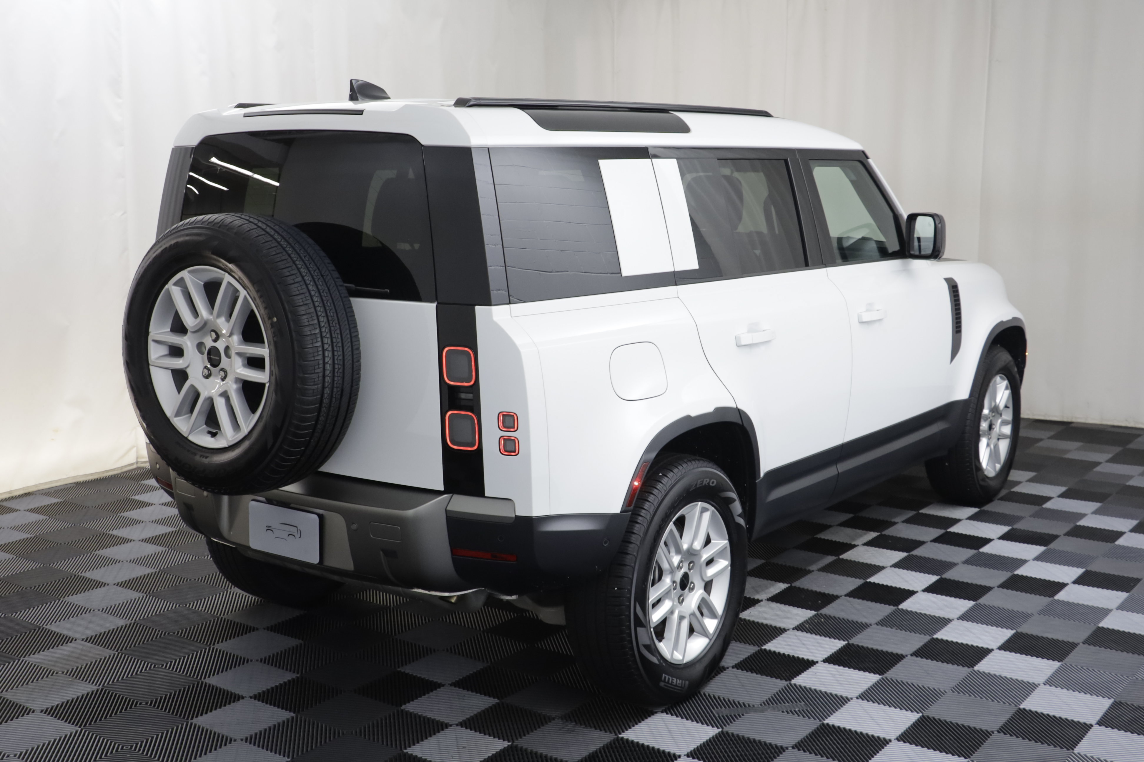 Certified 2026 Land Rover Defender 110 S AWD/4WD image 19