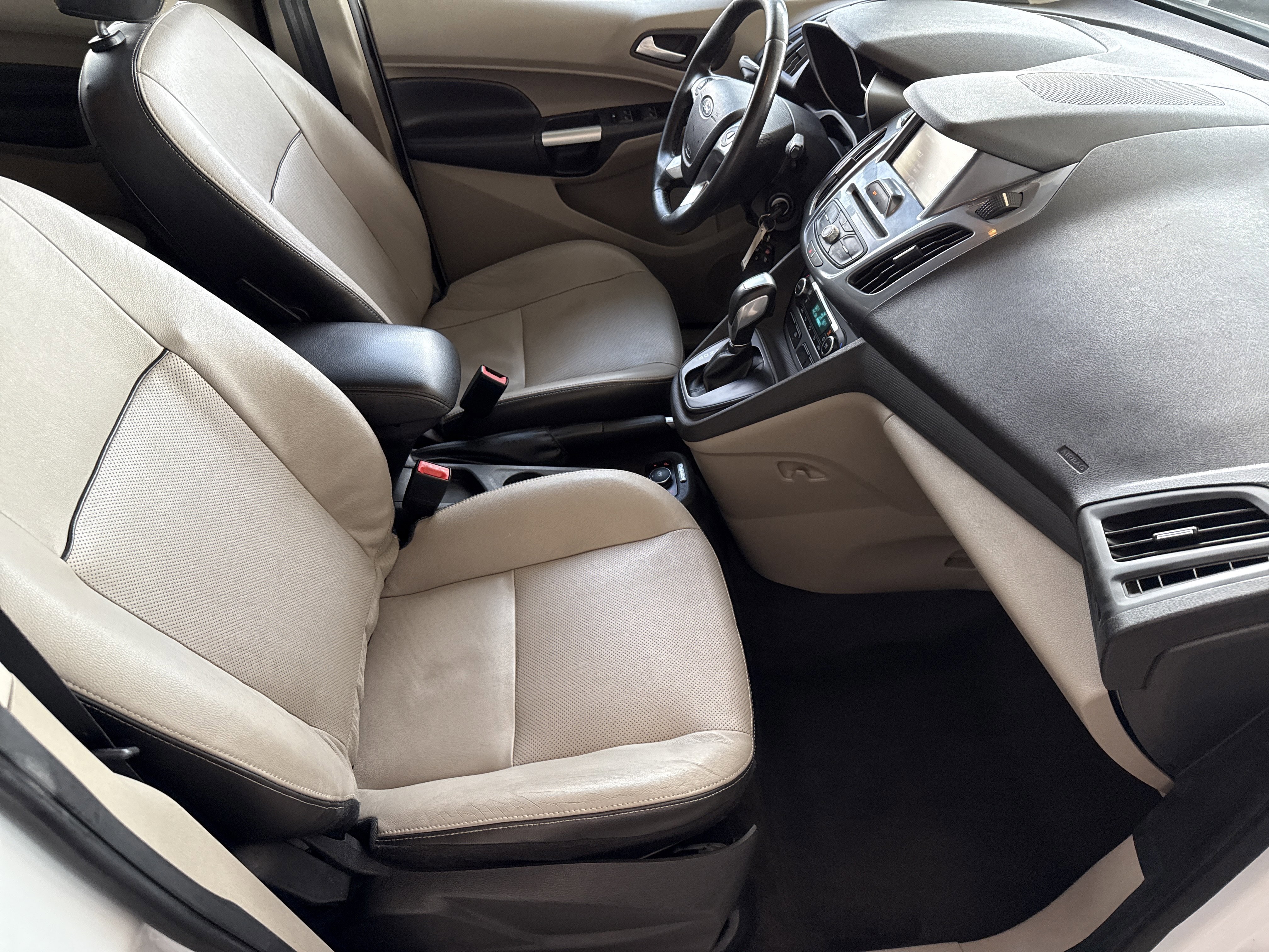 Used 2015 Ford Transit Connect Titanium image 16