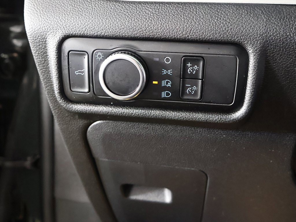 Used 2023 Ford Explorer XLT image 35