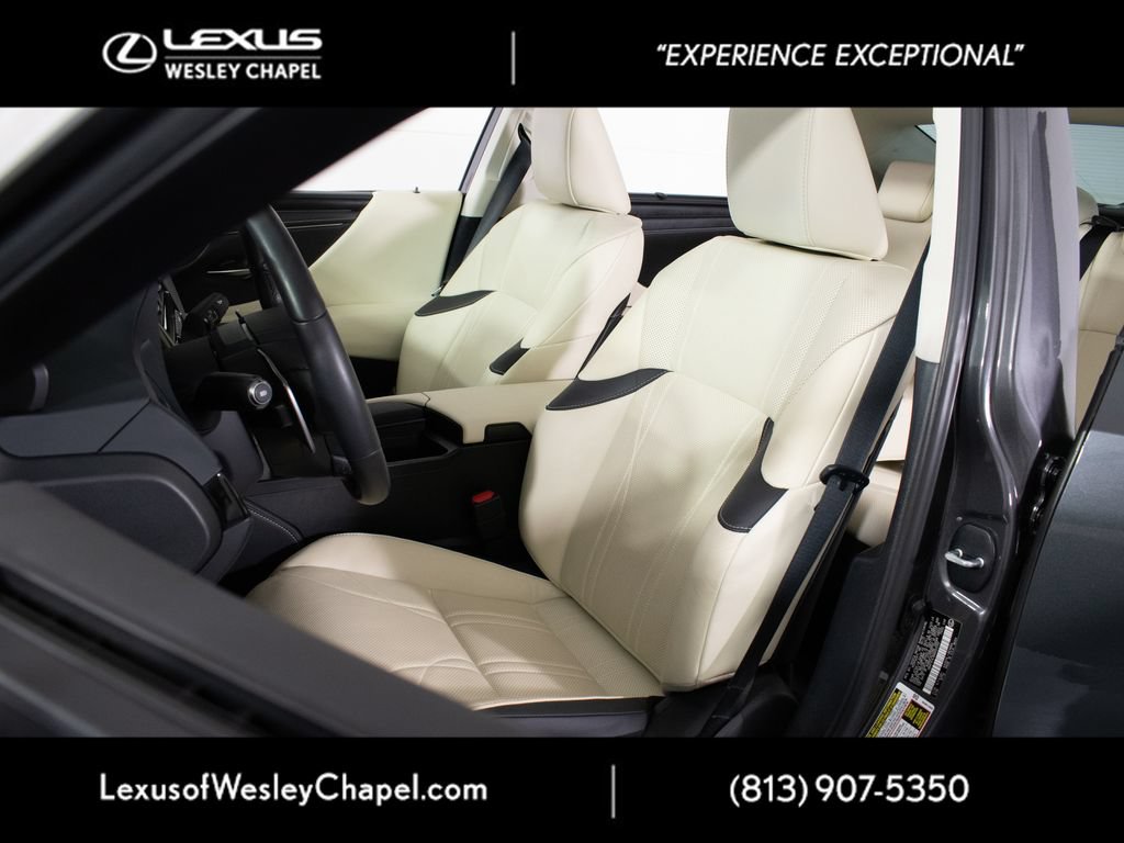 Certified 2022 Lexus ES 300h Ultra Luxury w/ Accessory Package 2 FWD image 13