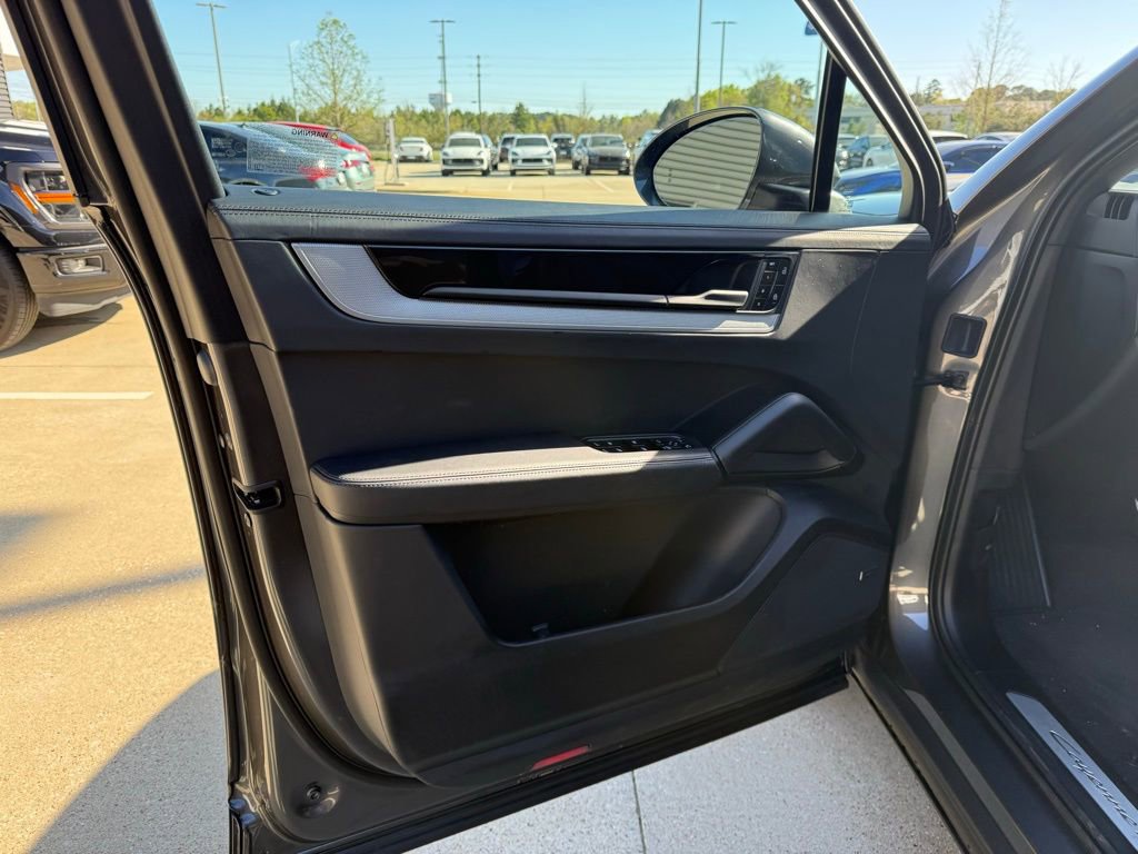 Used 2026 Porsche Cayenne S image 12