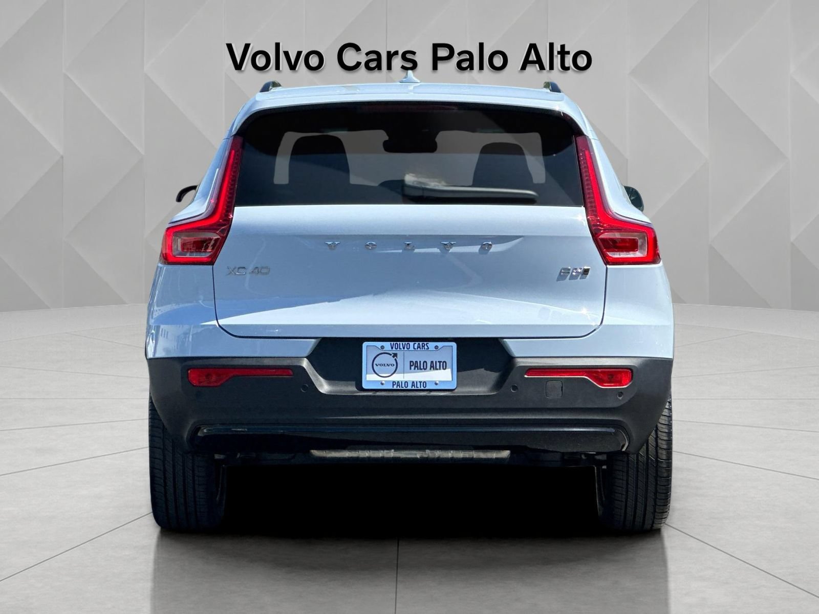 New 2026 Volvo XC40 B5 Plus w/ Climate Package AWD/4WD image 8