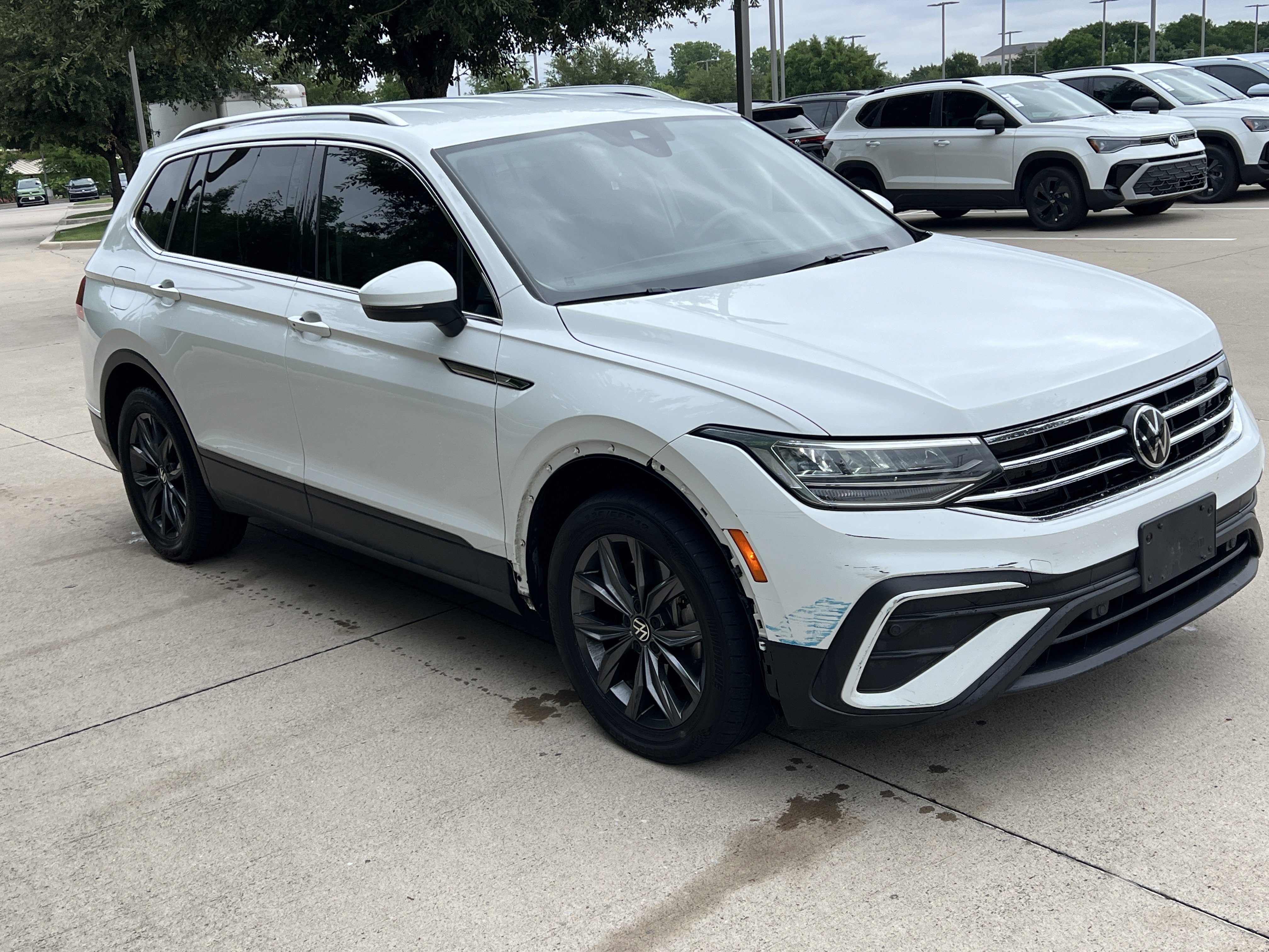 Used 2022 Volkswagen Tiguan SE FWD image 5