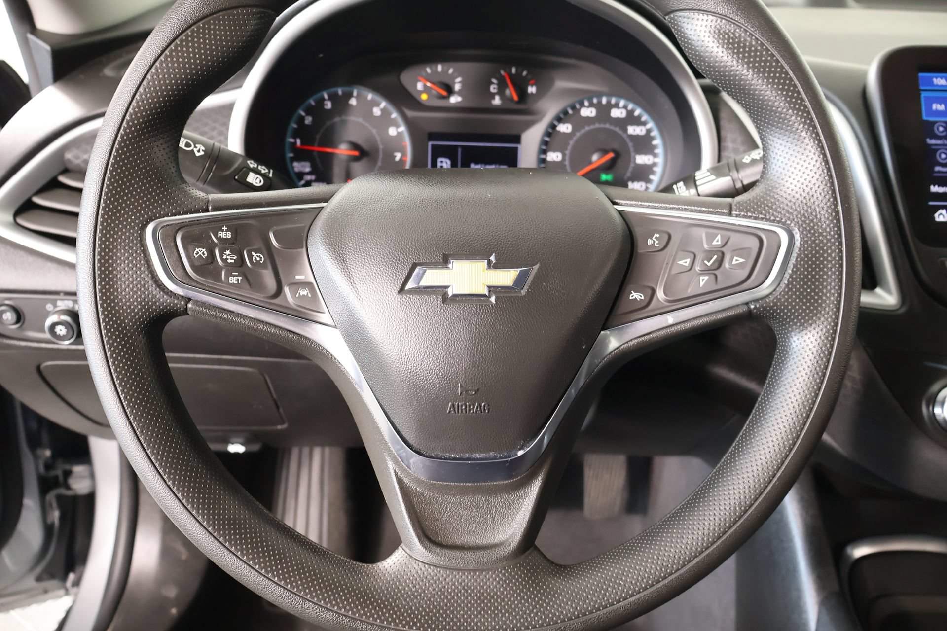 Used 2024 Chevrolet Malibu LT FWD image 3
