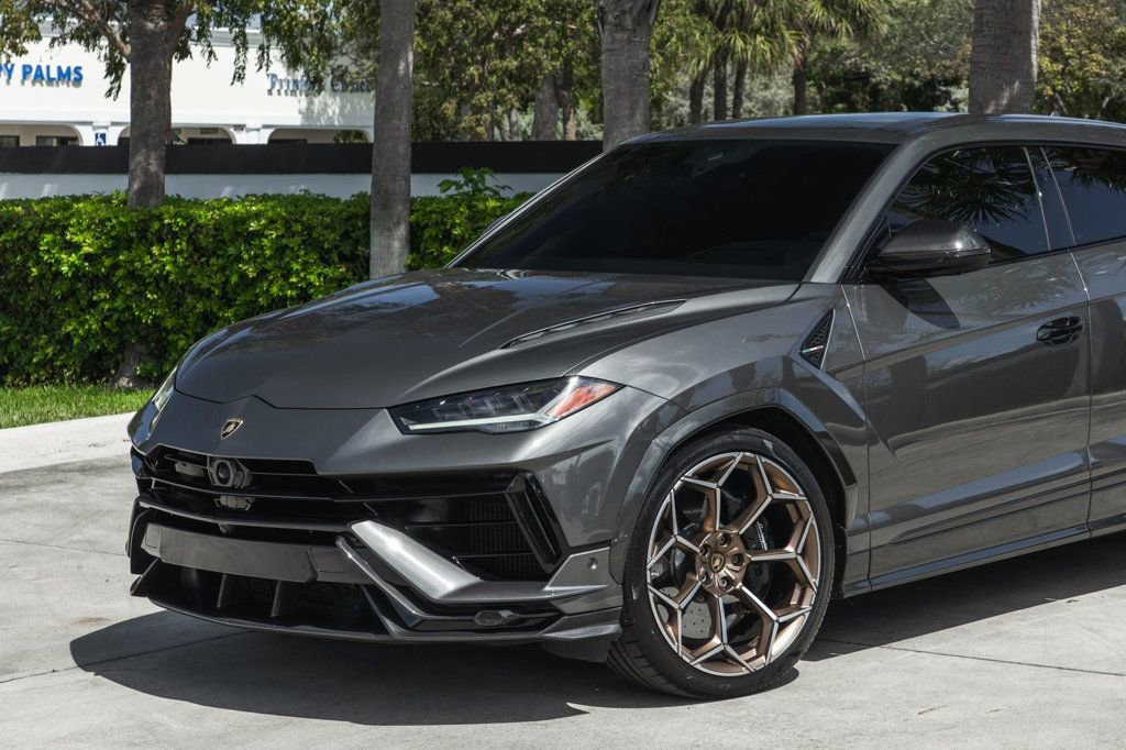 Used 2023 Lamborghini Urus Performante image 2