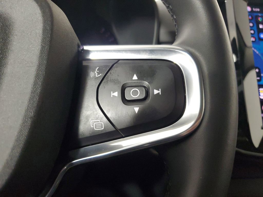 Used 2023 Volvo XC40 B5 Plus w/ Driver Assist Package image 24