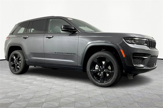 New 2025 Jeep Grand Cherokee Altitude image 3