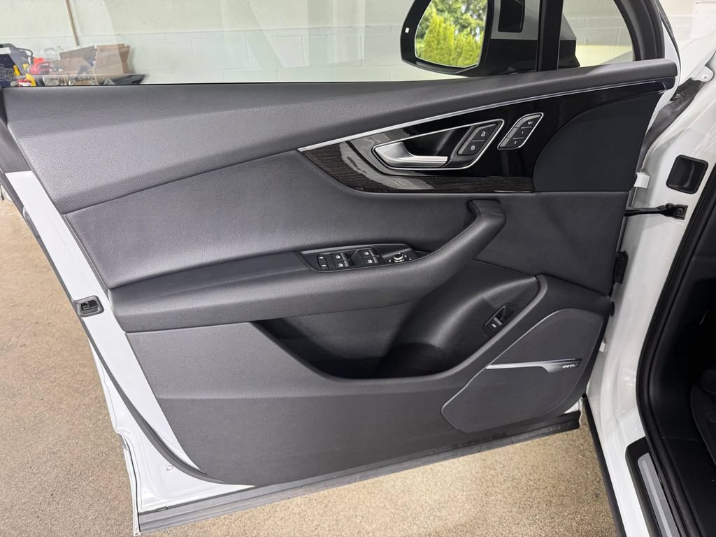 Used 2019 Audi Q7 3.0T Premium Plus w/ Premium Plus Package AWD/4WD image 21