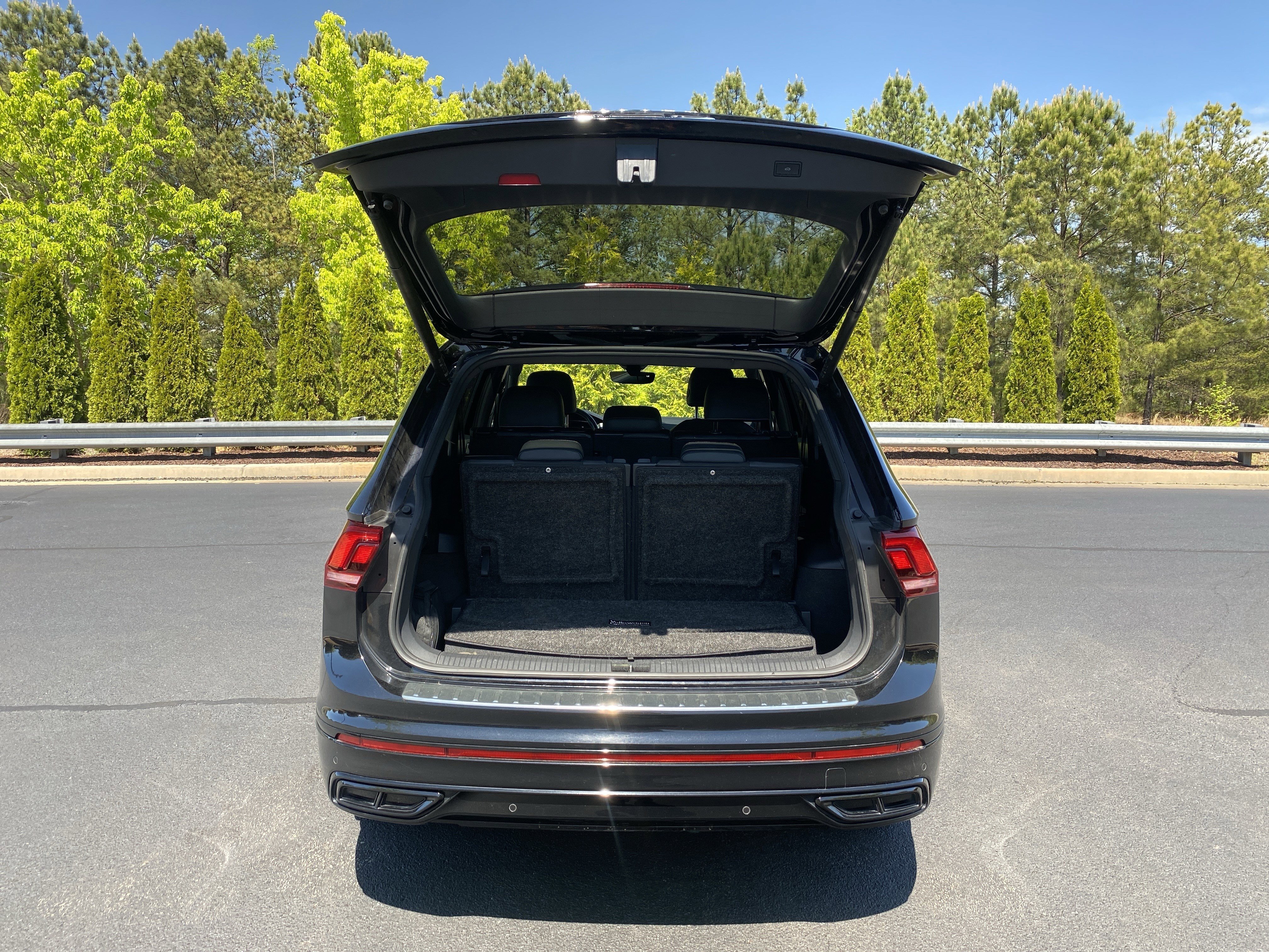 Used 2023 Volkswagen Tiguan SE R-Line FWD image 49