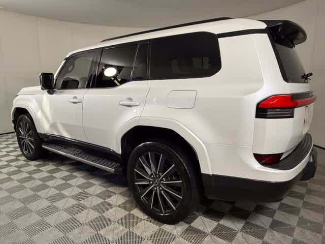 Used 2024 Lexus GX 550 w/ Accessory Package (Z1) AWD/4WD image 4