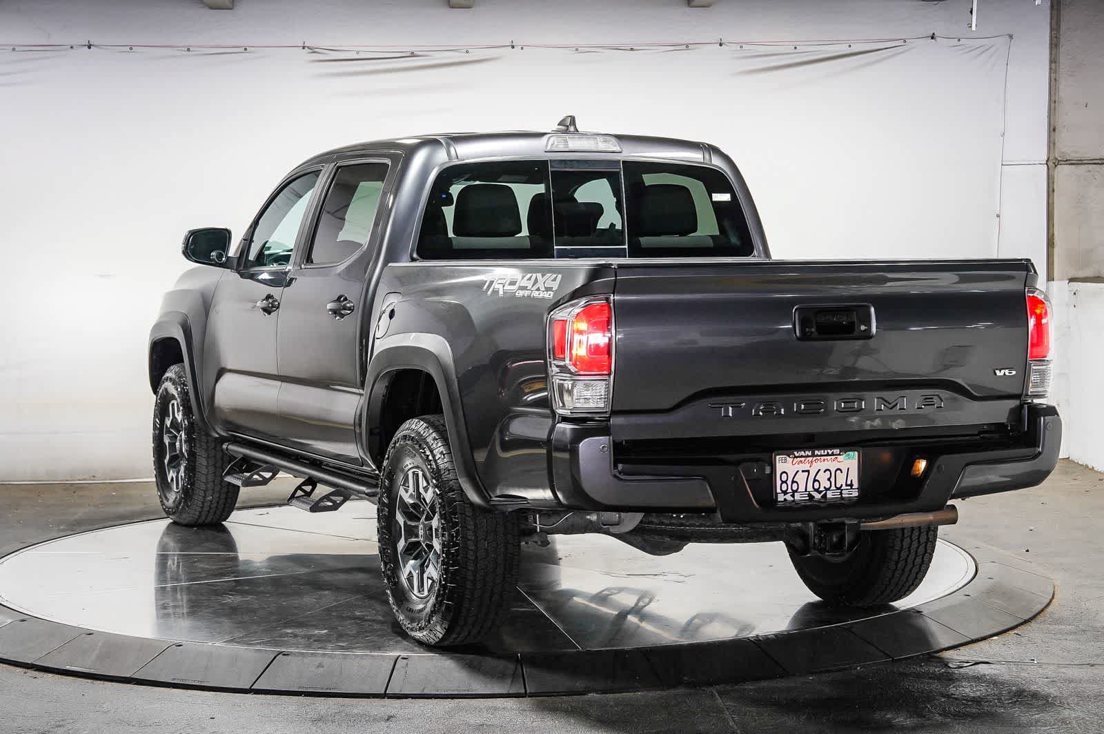 Certified 2020 Toyota Tacoma TRD Off-Road w/ Technology Package AWD/4WD image 3