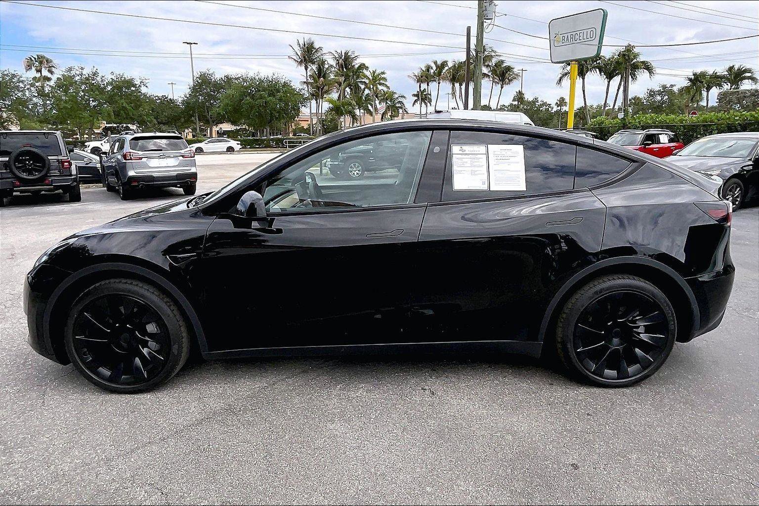 Used 2023 Tesla Model Y Long Range AWD/4WD image 26