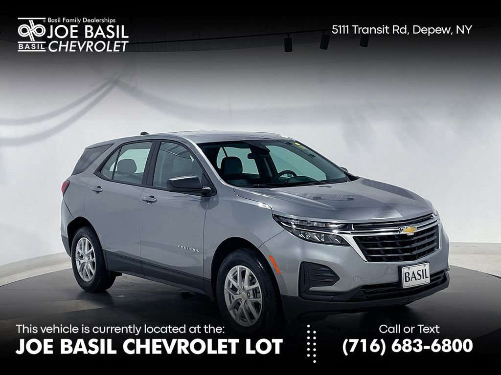 Used 2023 Chevrolet Equinox LS AWD/4WD image 1