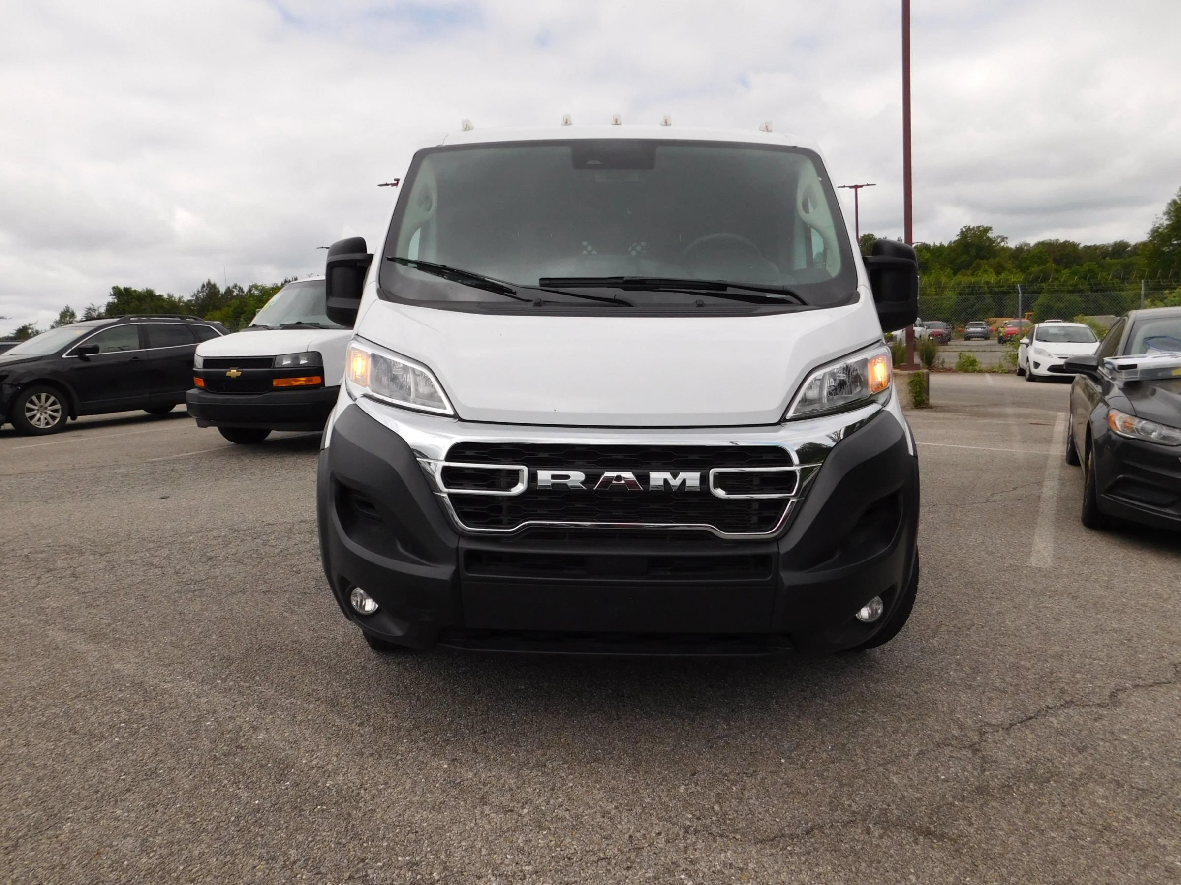 Used 2025 RAM ProMaster 2500 w/ U-Haul Equipment Group FWD image 3