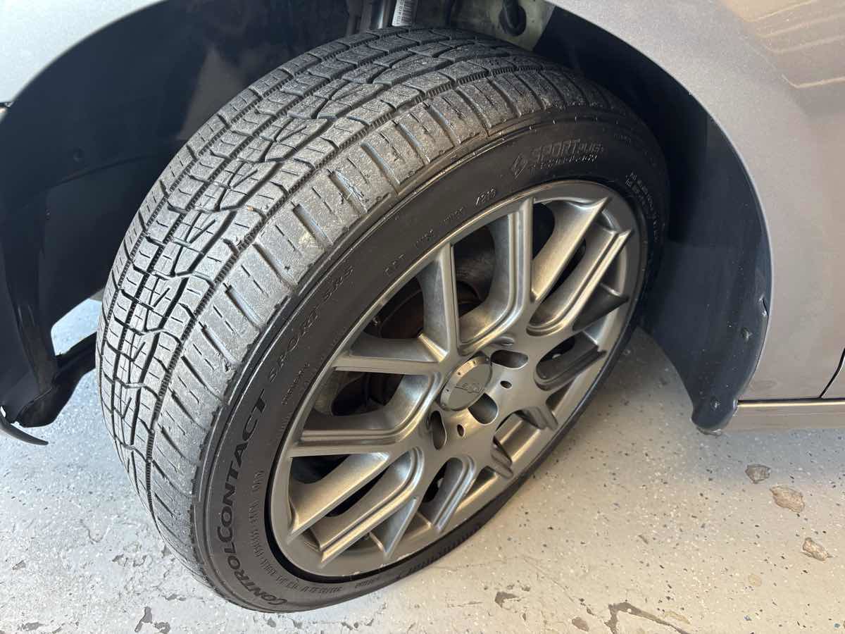 Used 2011 Volkswagen Golf 4-Door image 25