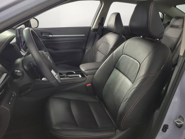 Used 2024 Nissan Altima 2.5 SR w/ SR Premium Package FWD image 15