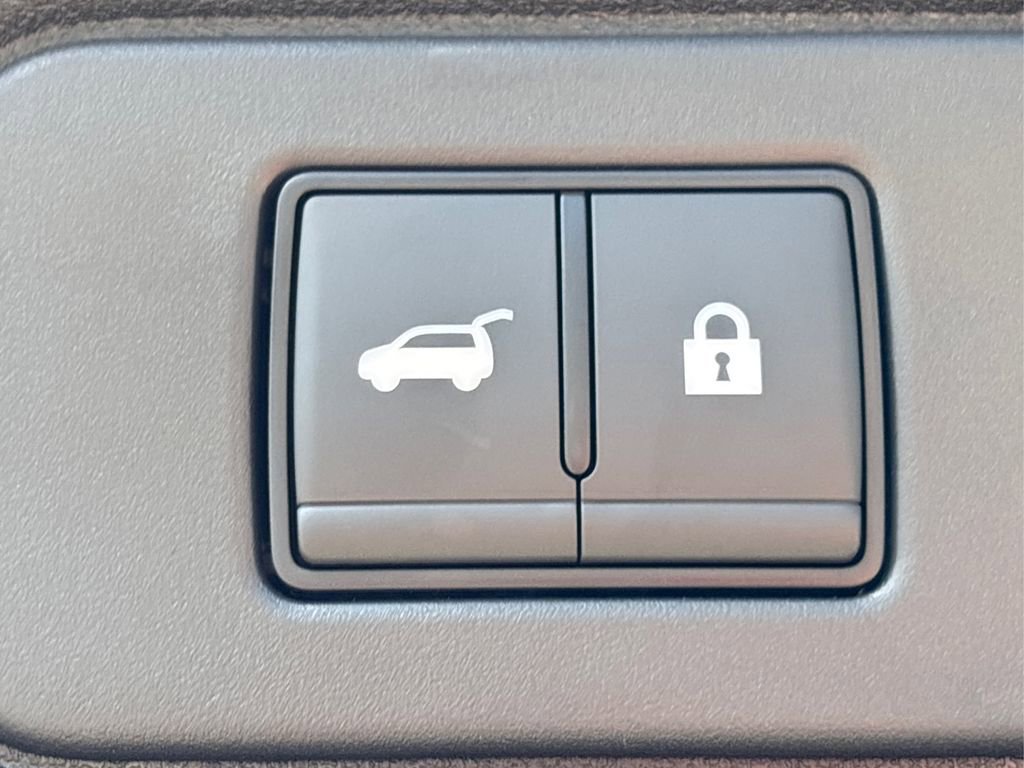 New 2025 Nissan Pathfinder SV w/ Black Appearance Package image 14