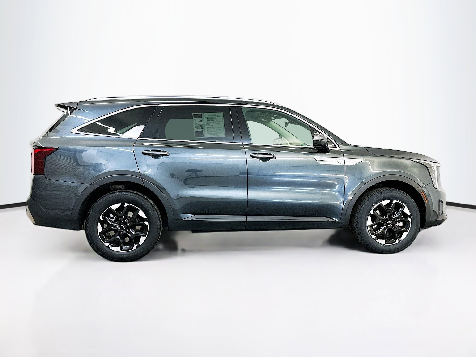 Used 2024 Kia Sorento S image 10