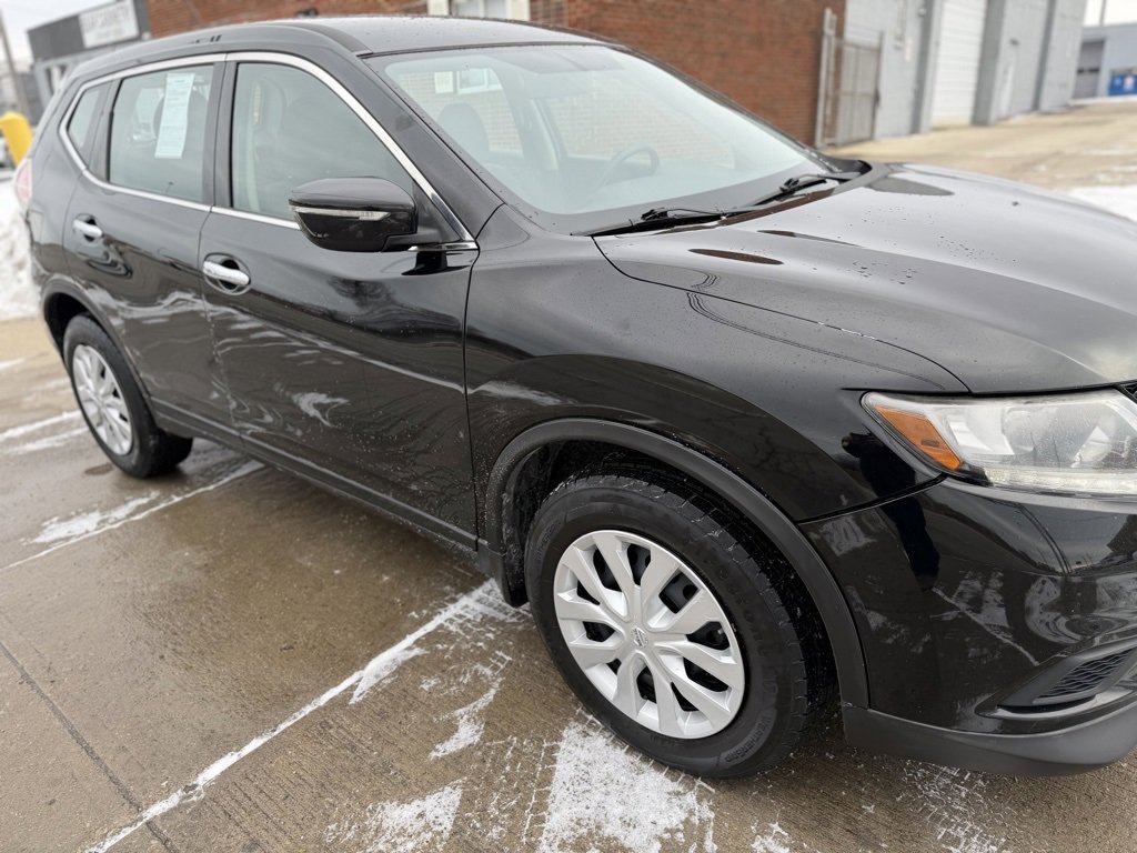 Used 2015 Nissan Rogue S image 4