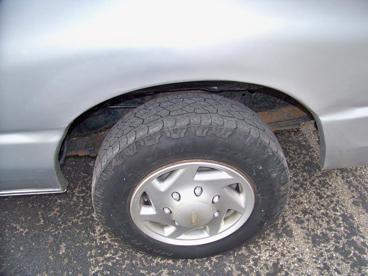 Used 2010 Ford E-350 and Econoline 350 XL image 20