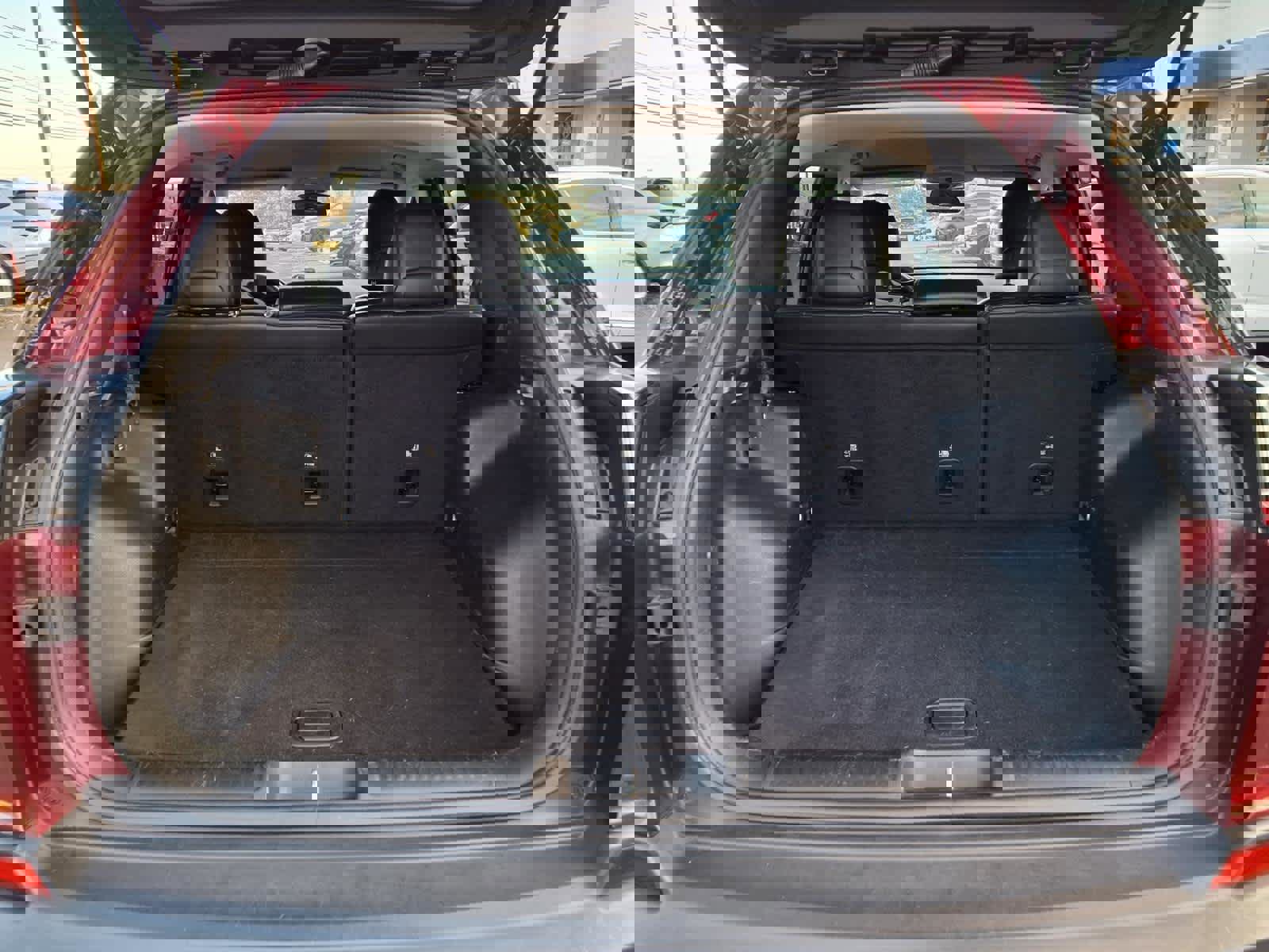 Used 2019 Jeep Cherokee Latitude Plus w/ Cold Weather Group image 23