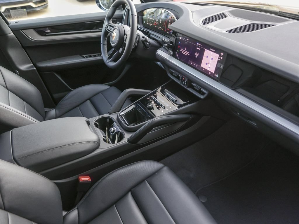 Certified 2026 Porsche Cayenne AWD/4WD image 34
