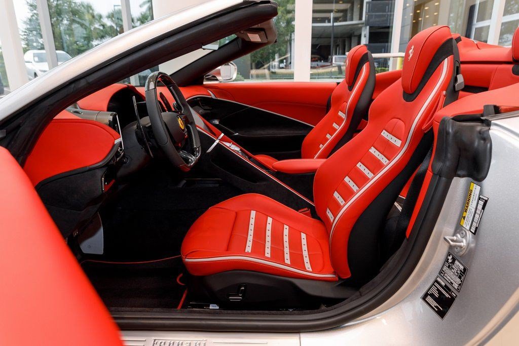 Used 2024 Ferrari Roma Spider RWD image 29