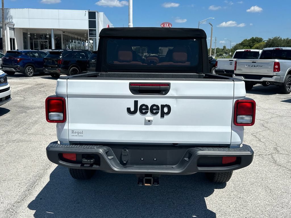Used 2024 Jeep Gladiator Sport AWD/4WD image 6