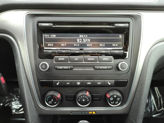 Used 2014 Volkswagen Passat 1.8T Wolfsburg Edition image 38