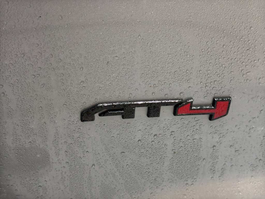 Used 2025 GMC Acadia AT4 w/ Luxury Package image 10