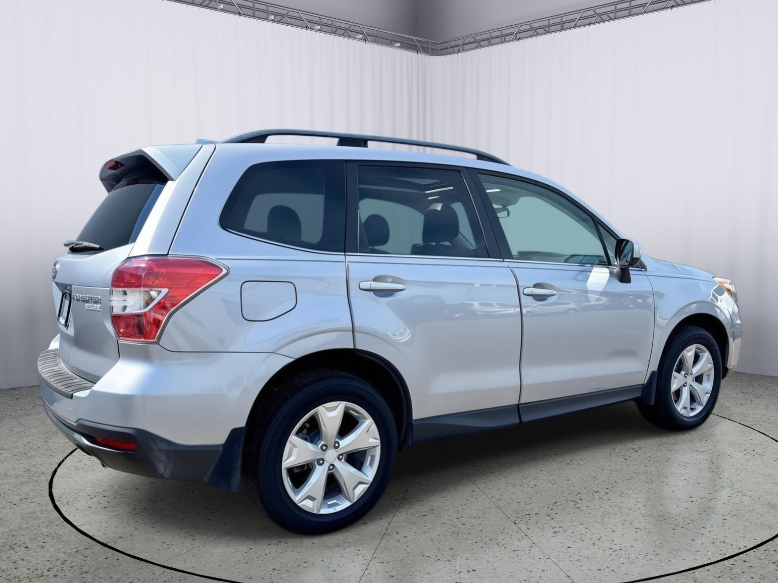 Used 2016 Subaru Forester 2.5i Limited AWD/4WD image 6