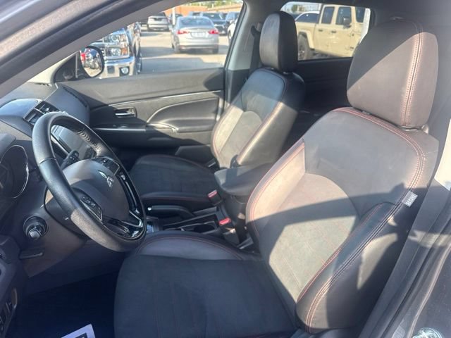 Used 2025 Mitsubishi Outlander Sport SE AWD/4WD image 12