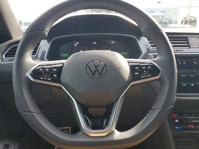 Used 2024 Volkswagen Tiguan SE R-Line image 25