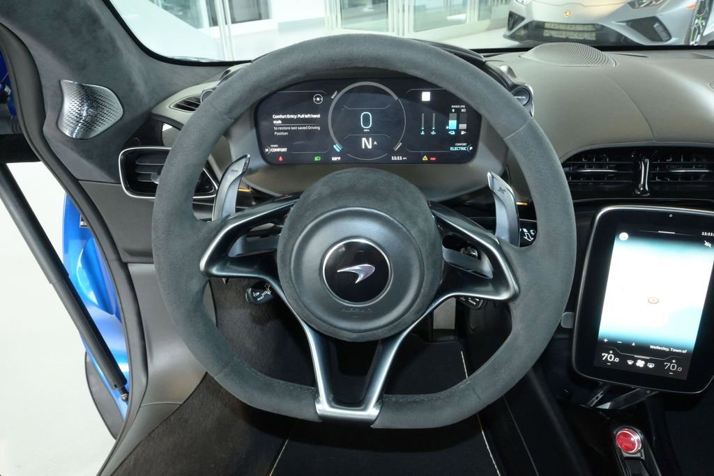 Used 2023 McLaren Artura RWD image 26