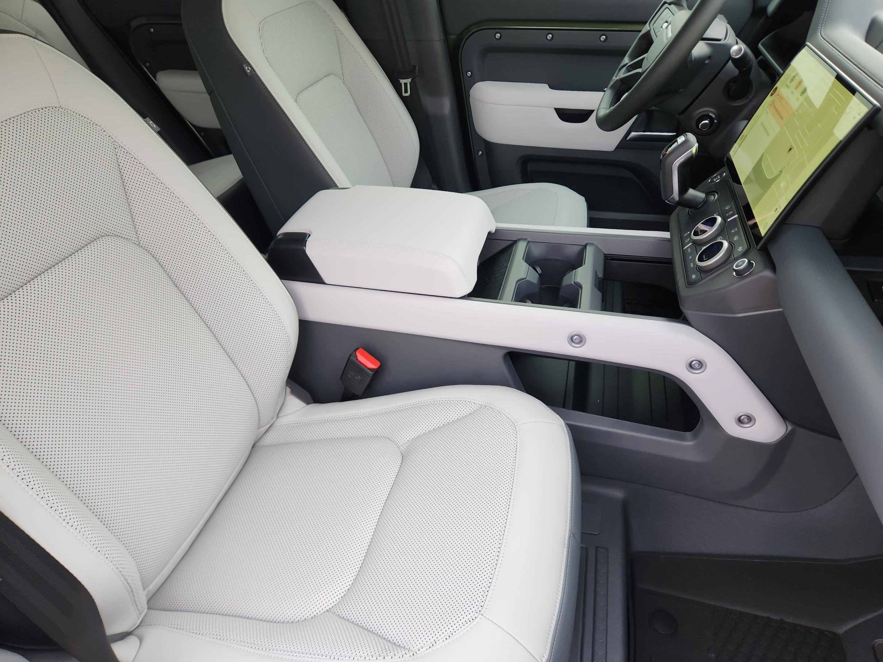 New 2026 Land Rover Defender 110 S AWD/4WD image 9
