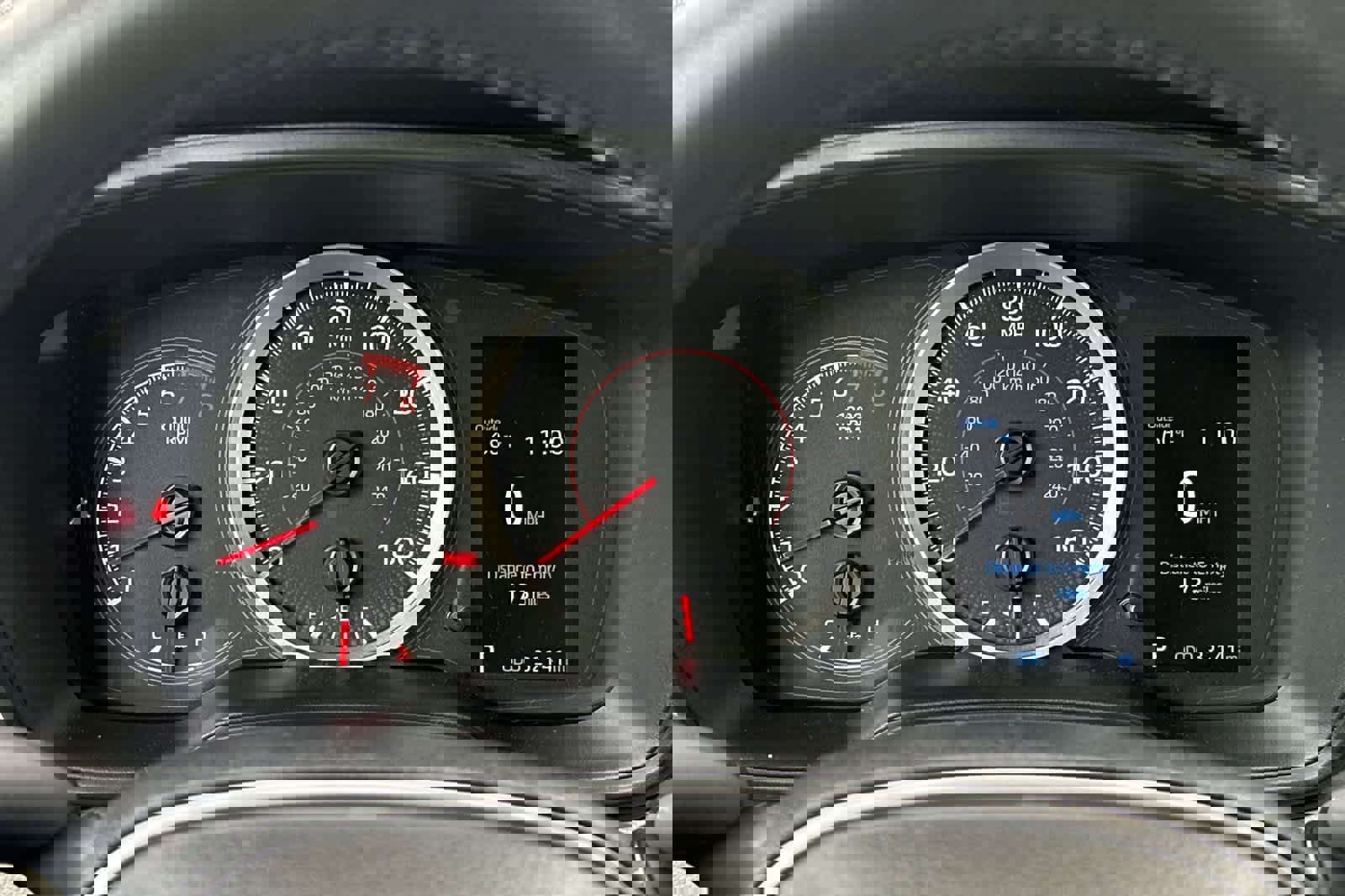 Certified 2022 Toyota Corolla Cross LE image 28