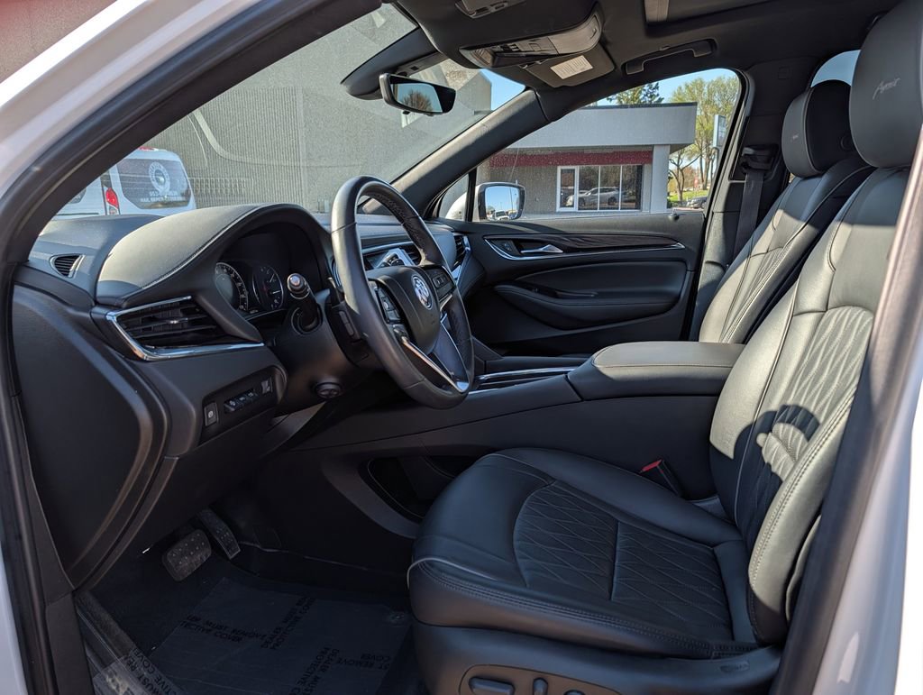 Used 2024 Buick Enclave Avenir w/ Avenir Technology Package AWD/4WD image 35