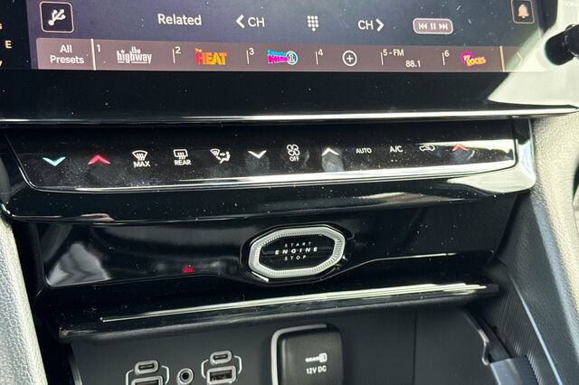 New 2026 Jeep Grand Cherokee Altitude image 18