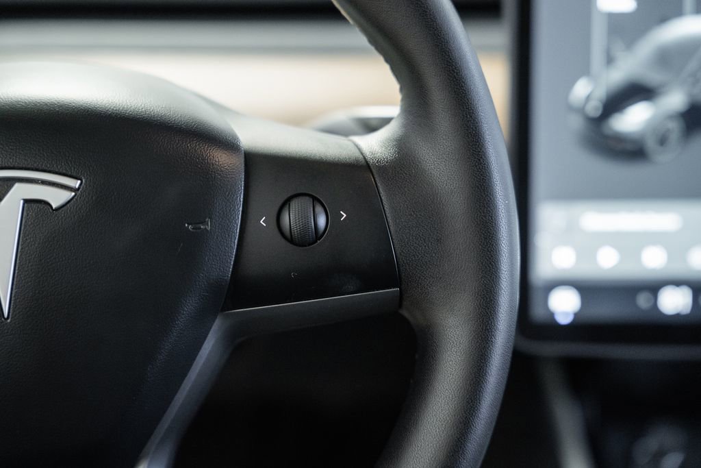 Used 2020 Tesla Model Y Performance image 31