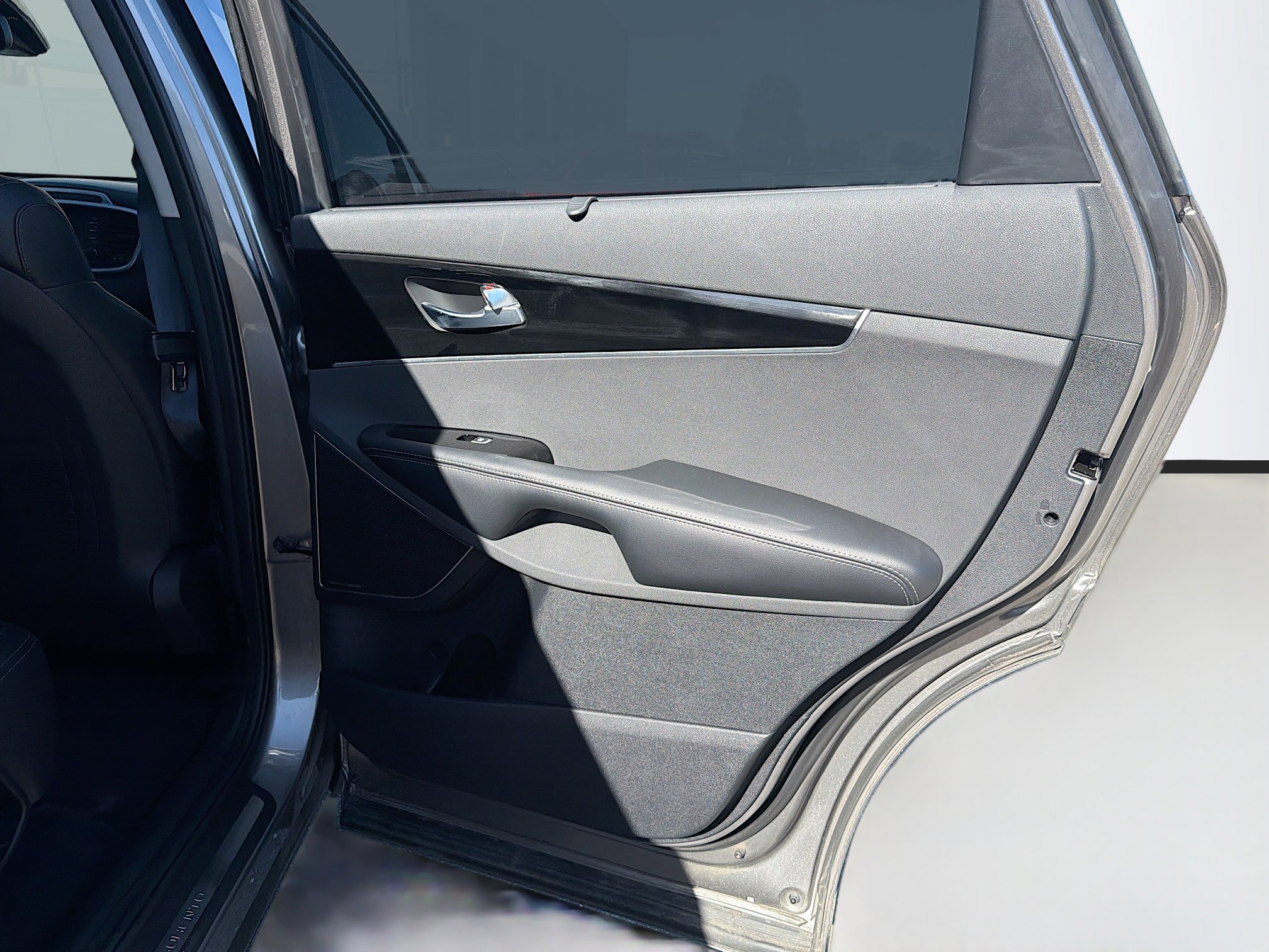 Used 2019 Kia Sorento SX image 43