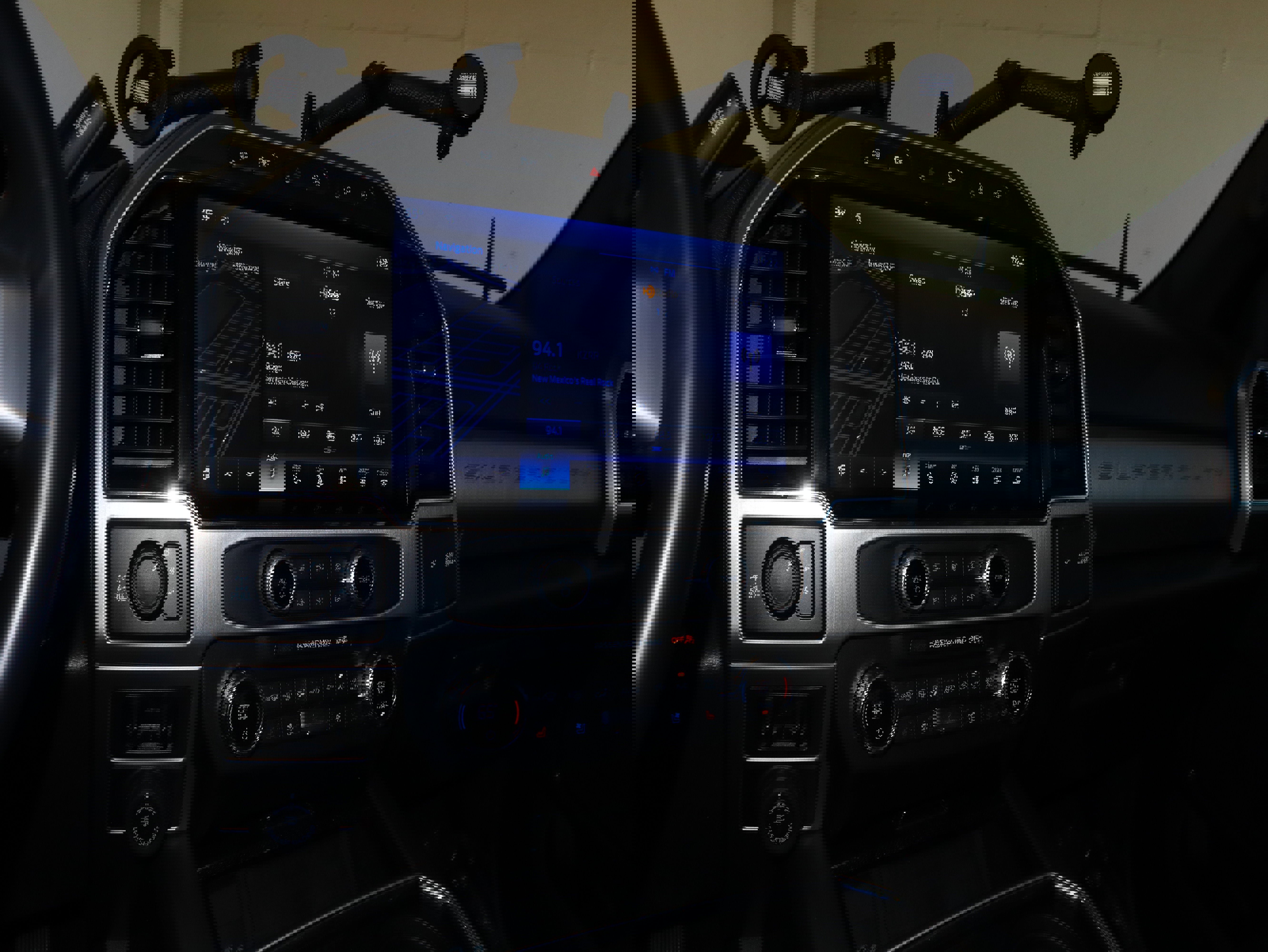 Used 2022 Ford F350 Platinum w/ Tremor Off-Road Package image 27