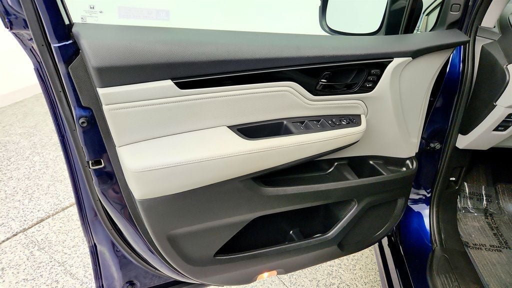 Used 2022 Honda Odyssey Touring image 11