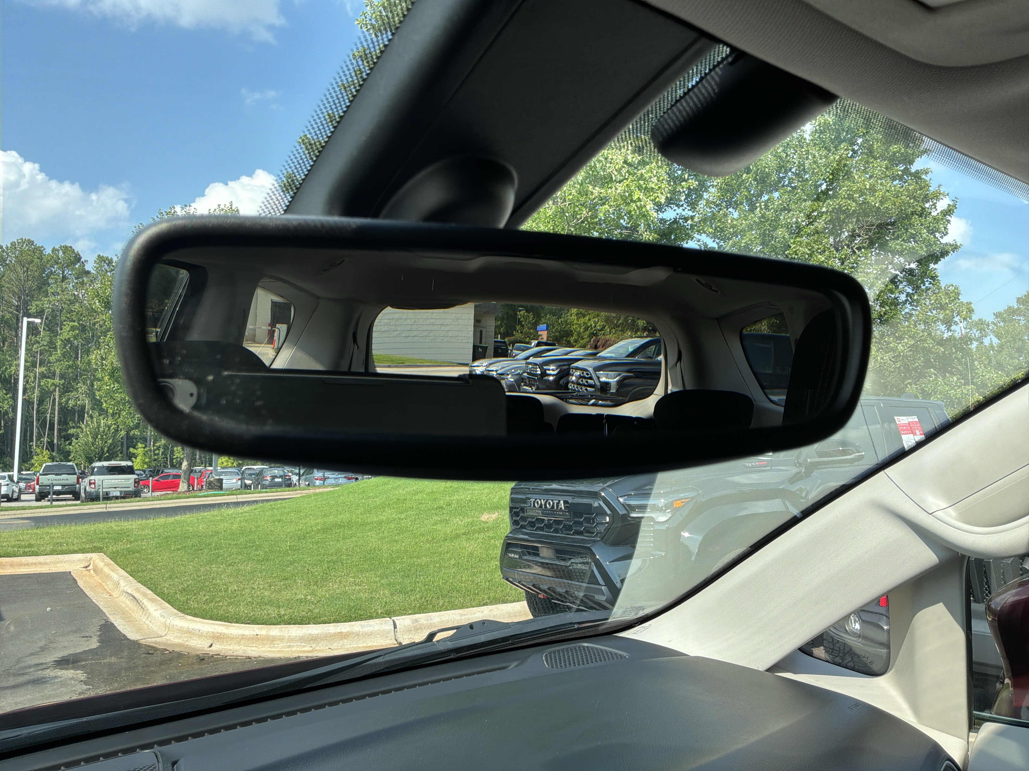 Used 2018 Chrysler Pacifica Touring Plus FWD image 27