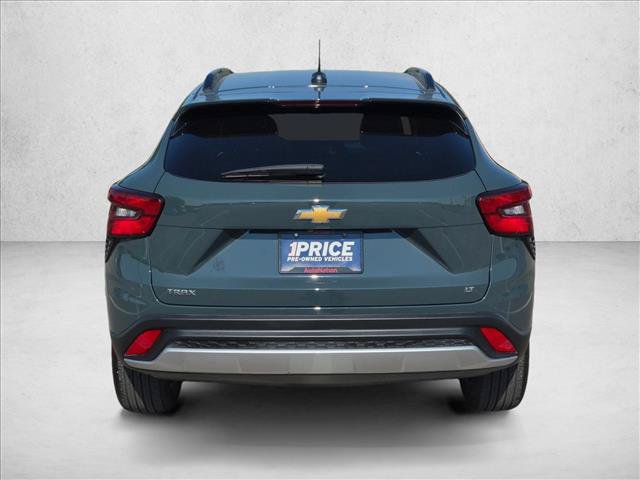 Used 2025 Chevrolet Trax LT w/ LT Convenience Package FWD image 7