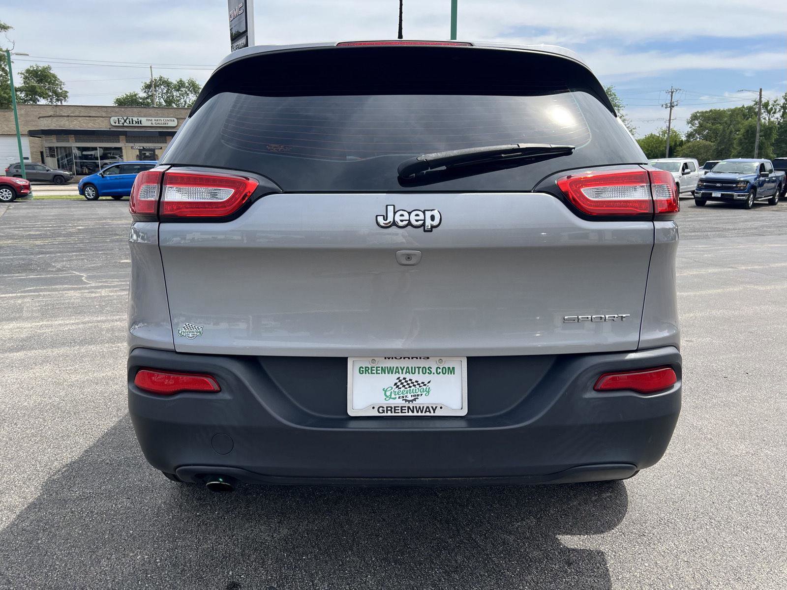 Used 2015 Jeep Cherokee Sport w/ Cold Weather Group FWD image 5