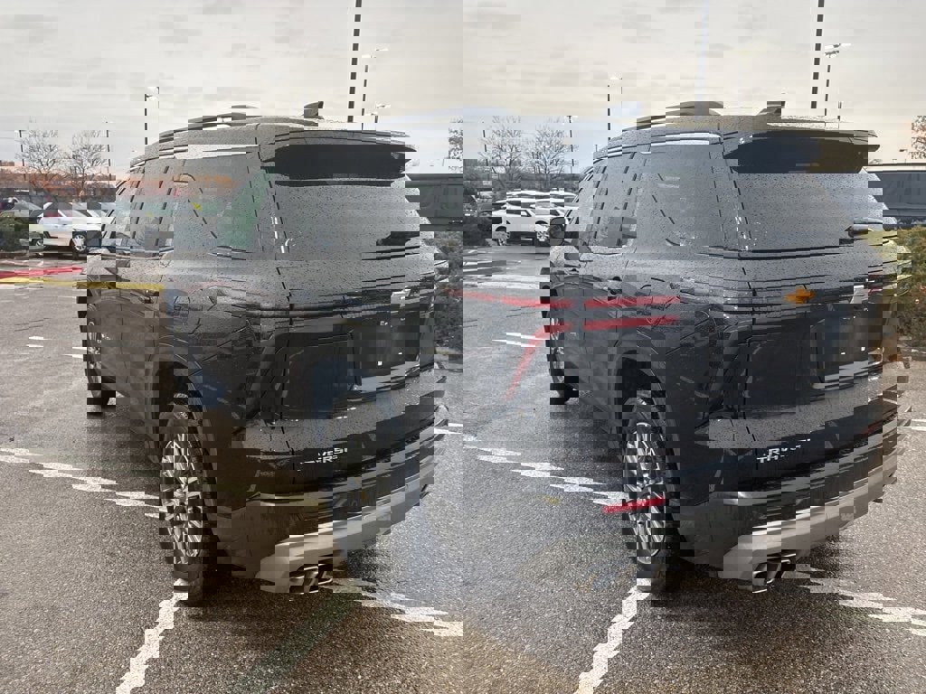 Certified 2025 Chevrolet Traverse LT image 2