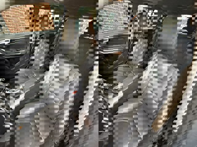 Used 2017 Volvo V60 T5 Premier w/ Convenience Package image 16