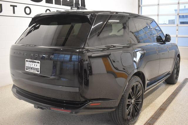 Used 2025 Land Rover Range Rover SE AWD/4WD image 4