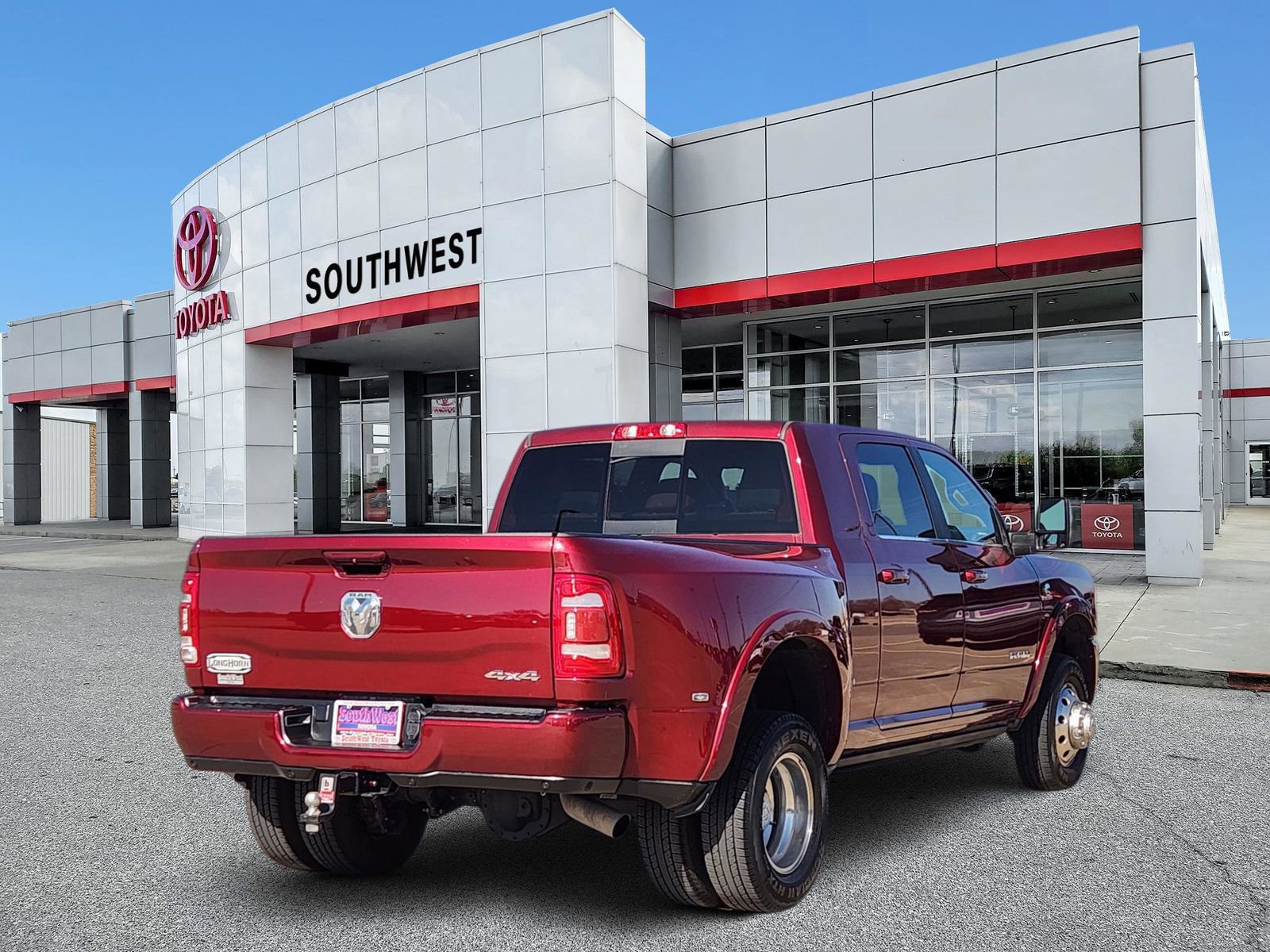 Used 2024 RAM 3500 Limited image 5