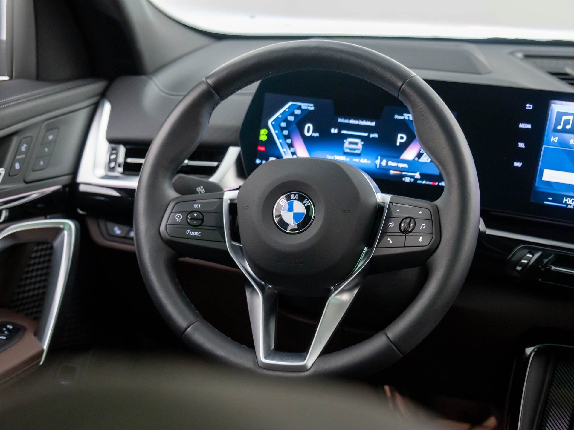 Certified 2025 BMW X2 xDrive28i image 11